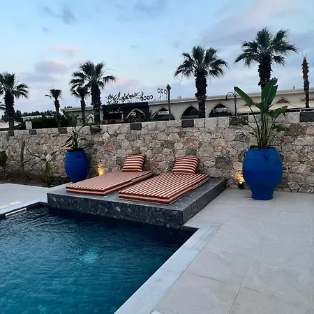 Cora With Private Pool 200m To The *